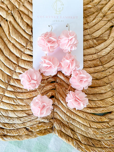 petal poms💗